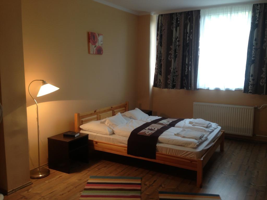 Vasvirág Hotel Celldömölk Camera foto